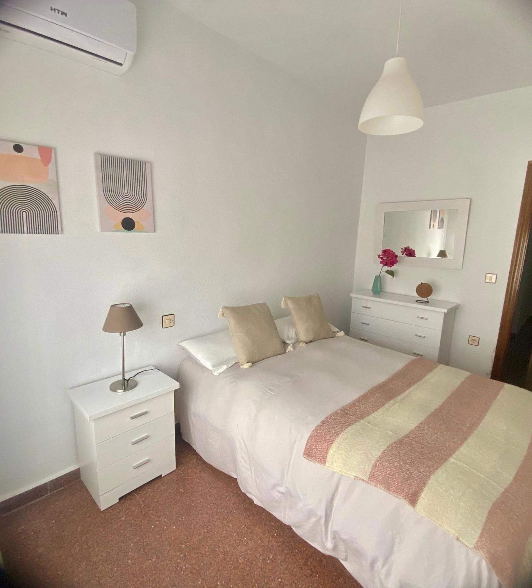 Vera Apartment, Acogedor Y Tranquilo En El Corazon De La Ciudad Antequera Exteriör bild